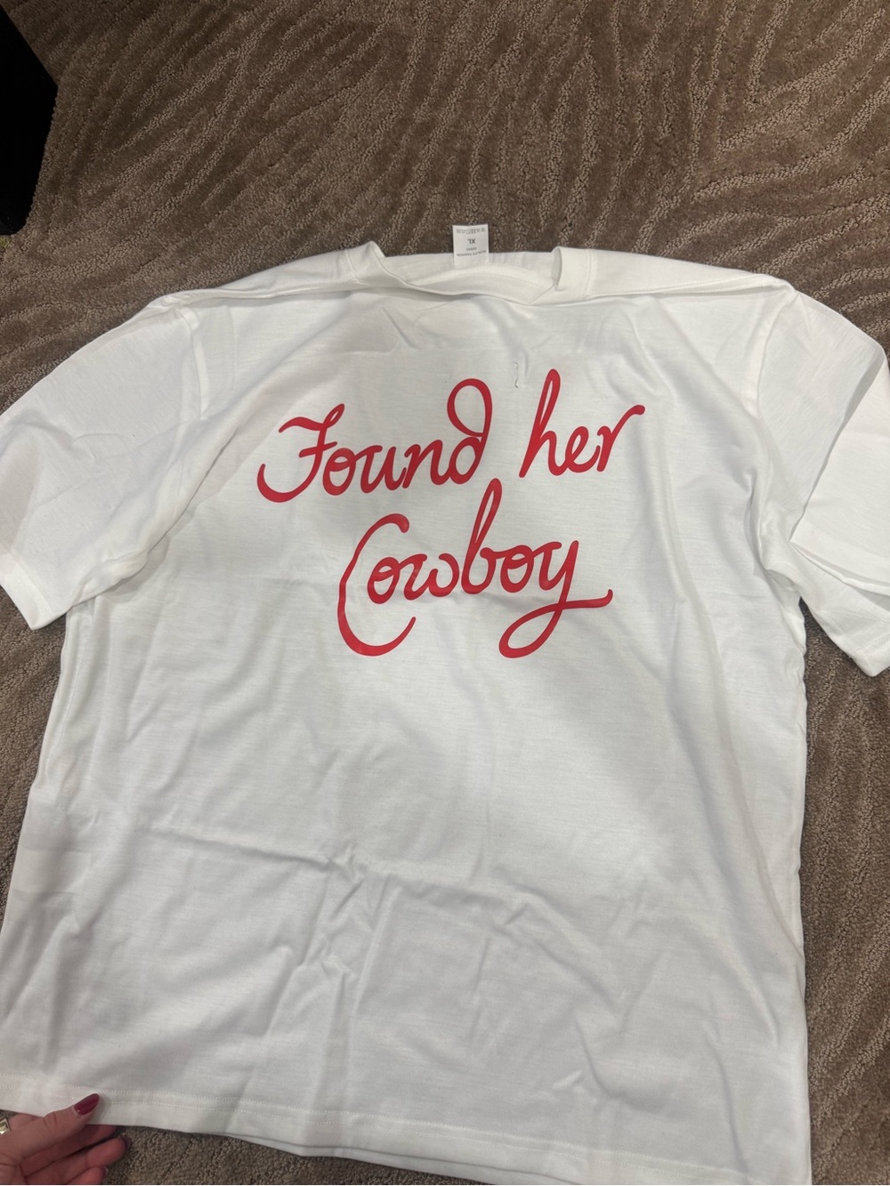 Found Her Cowboy Graphic Tee NEW - Picture 5 of 6
